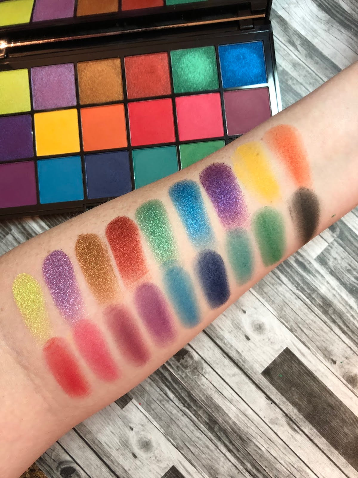 Revolution X Tammi Tropical Carnival Eyeshadow Palette