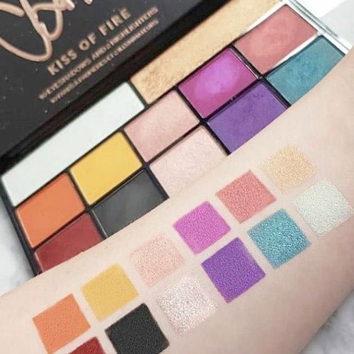 Makeup Revolution X Carmi Kiss Of Fire Palette