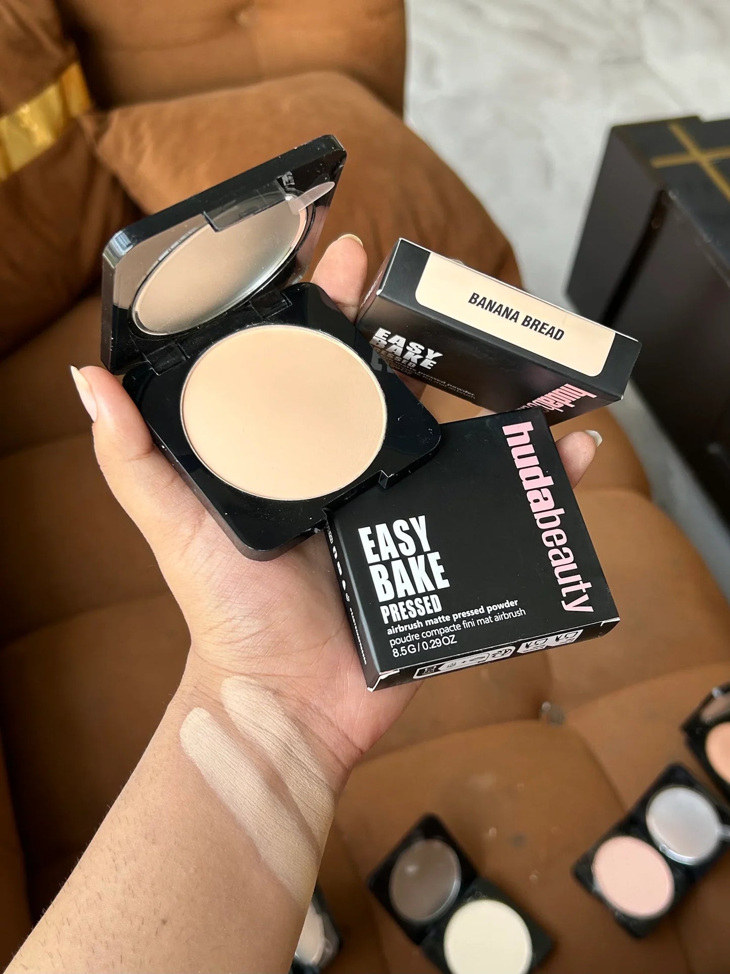 Huda Beauty Easy Bake Blend & Snatch Pressed Powder -8.5g