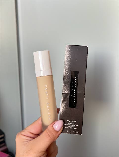 FENTY BEAUTY - Pro Filt’r Soft Matte Longwear Liquid Foundation