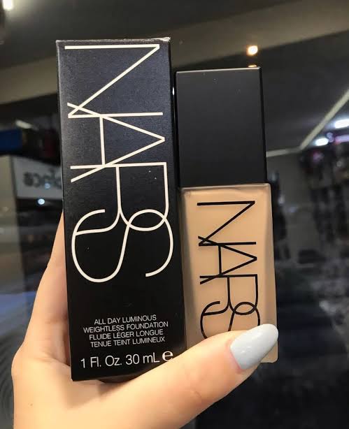 NARS All Day Luminous Weightless Foundation
