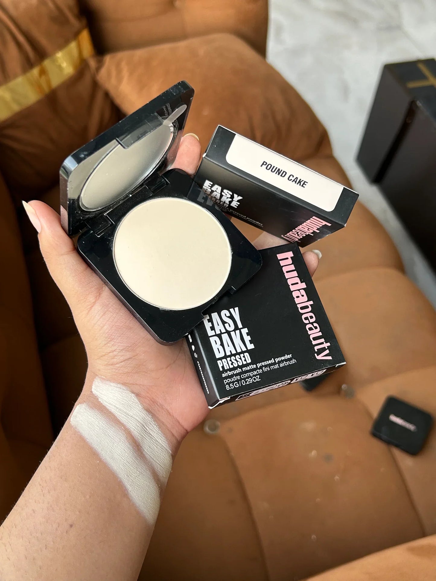 Huda Beauty Easy Bake Blend & Snatch Pressed Powder -8.5g